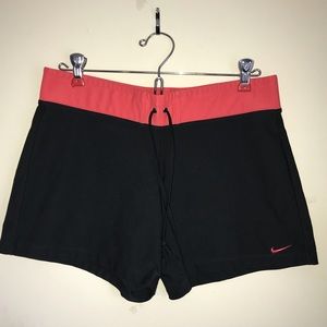 NIKE | ATHLETIC SHORTS